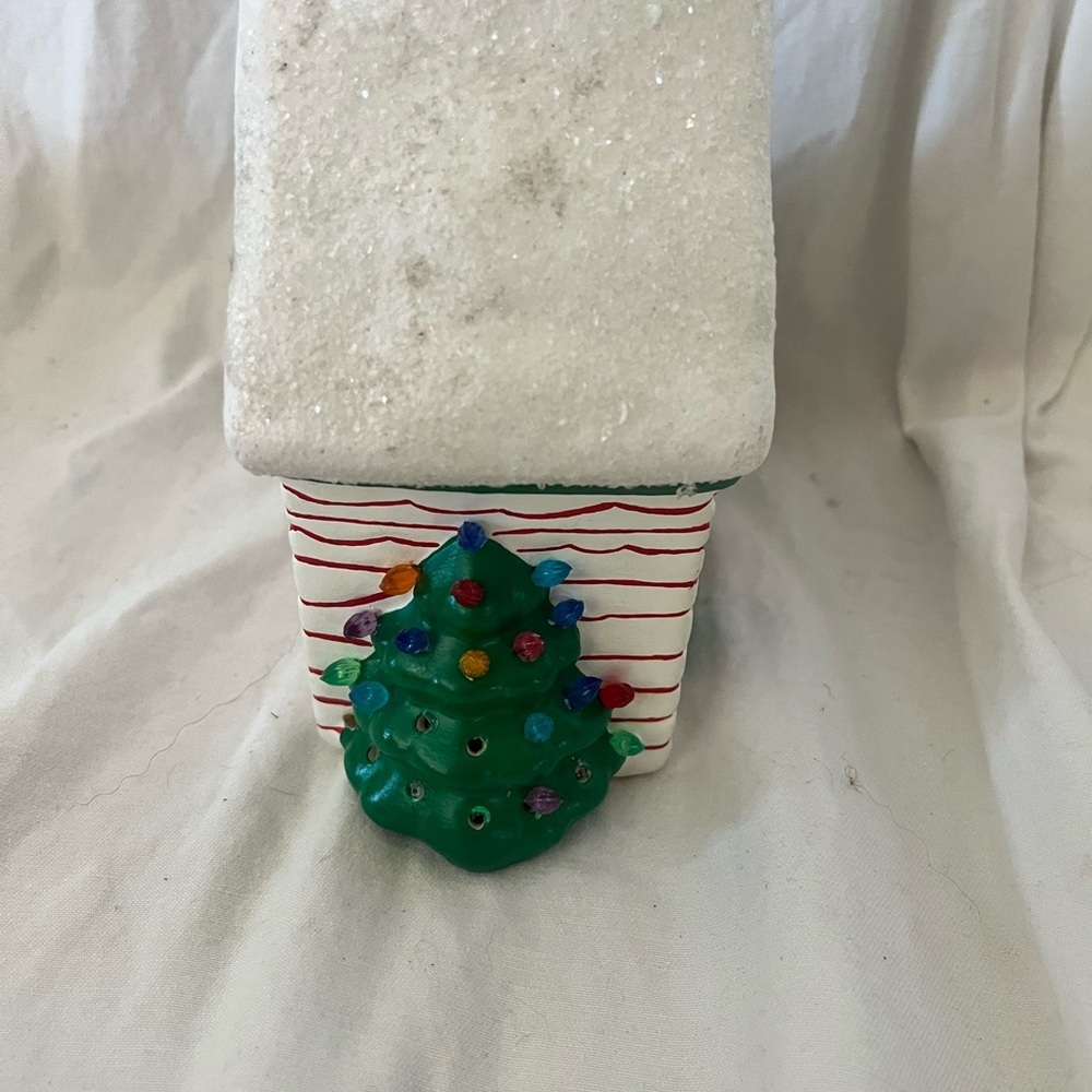 Vintage Christmas Village House Cabin with Santa Ceramic 6 X 6.5” - Picture 4 of 4